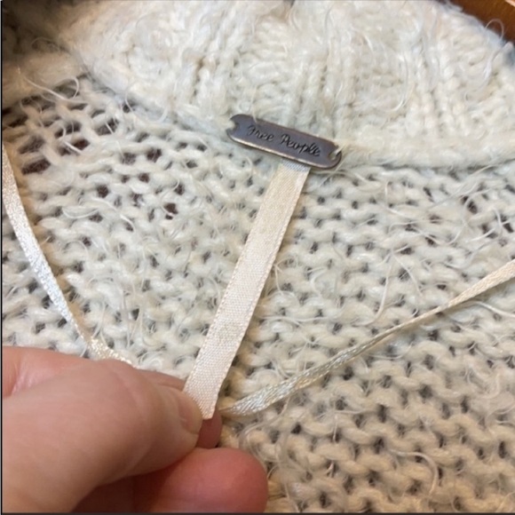 Free People Keep it Fuzzy cardigan NWOT Cream Eyelash sweater size XS - Picture 8 of 10